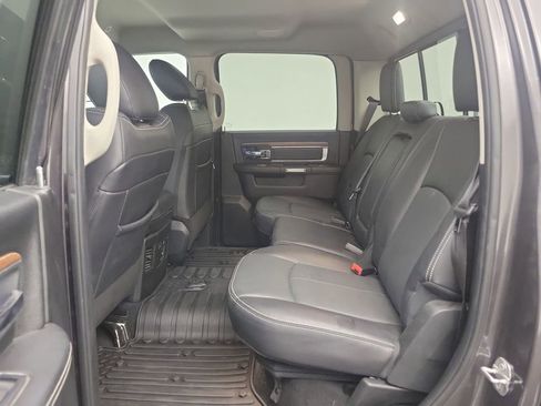 Used 2018 RAM 1500 Laramie w/ Convenience Group image 9