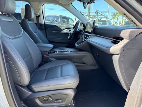 New 2026 Ford Explorer Active w/ Active Comfort Package image 21