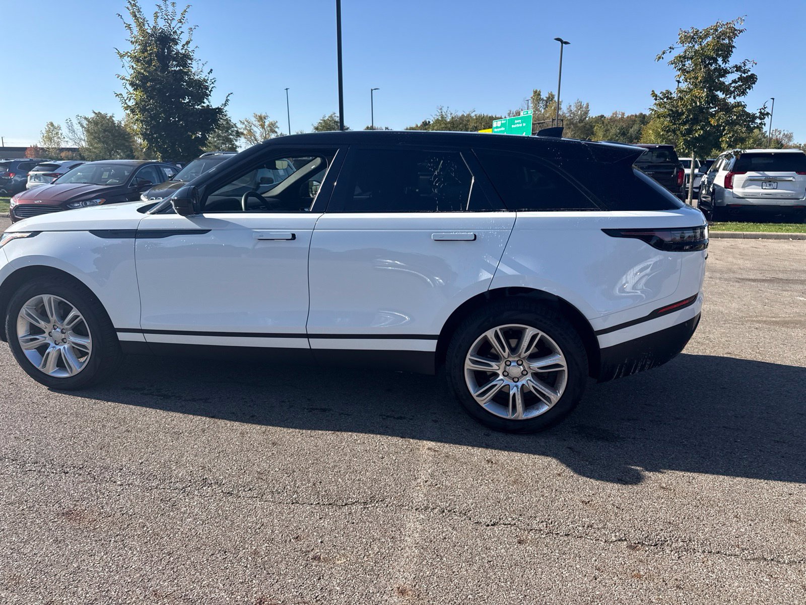Used 2026 Land Rover Range Rover Velar S AWD/4WD image 8