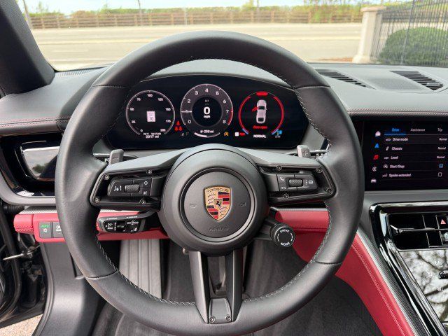 Used 2025 Porsche Panamera image 12