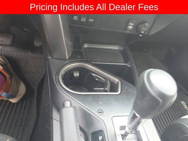 Used 2017 Toyota RAV4 XLE w/ Convenience Package AWD/4WD image 7