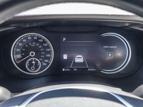 Used 2024 Genesis G70 2.5T RWD image 23