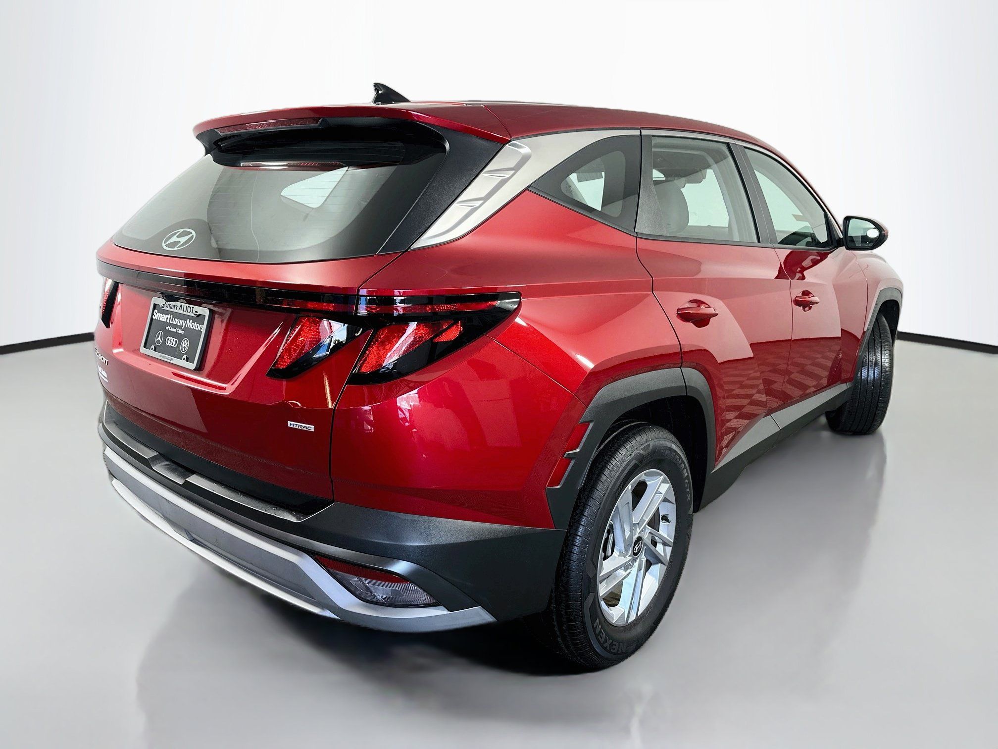 Used 2025 Hyundai Tucson SE AWD/4WD image 7