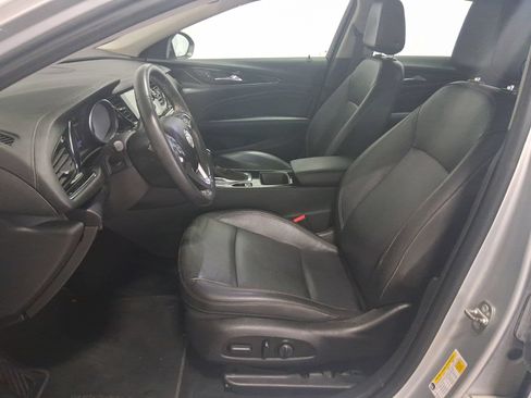 Used 2018 Buick Regal Essence FWD image 14