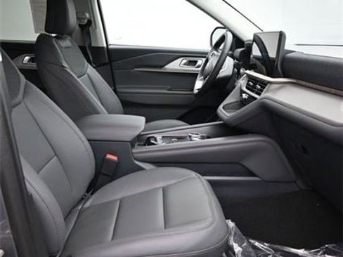 New 2026 Ford Explorer Active w/ Active Comfort Package image 17