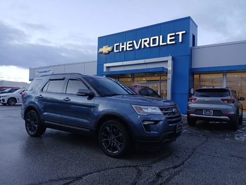 Used 2019 Ford Explorer XLT w/ XLT Sport Appearance Package image 1