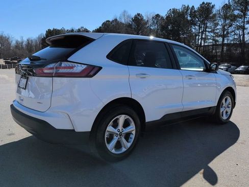 Certified 2024 Ford Edge SE image 4