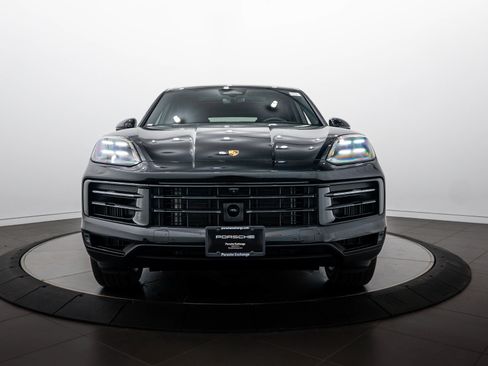 Certified 2026 Porsche Cayenne AWD/4WD image 10