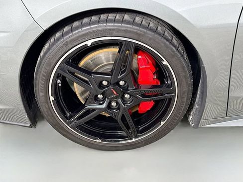 Used 2024 Chevrolet Corvette Stingray Premium Conv w/ Z51 Performance Package RWD image 28