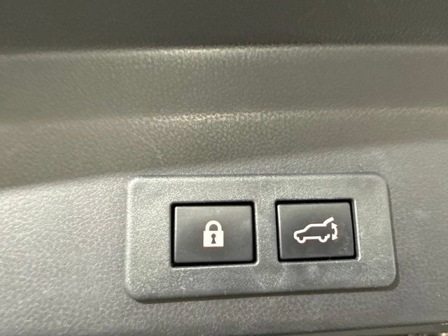 Used 2023 Subaru Ascent Limited w/ Technology Package AWD/4WD image 13