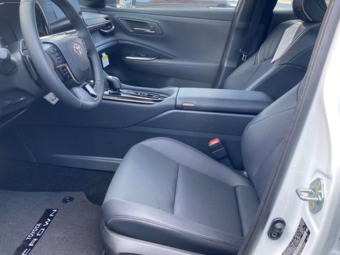 New 2025 Toyota Crown Signia image 6