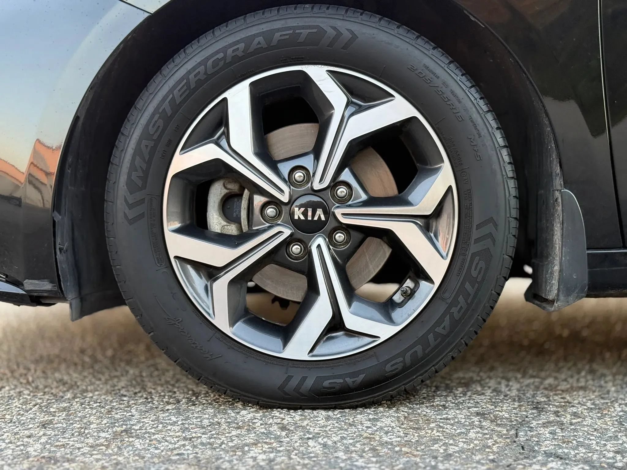 Used 2020 Kia Forte LXS FWD image 29