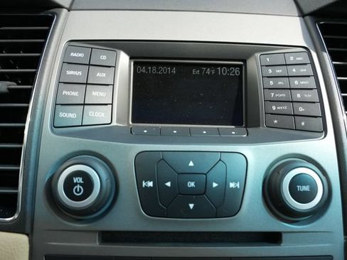 Used 2014 Ford Taurus SE FWD image 21