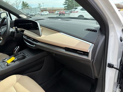 Used 2025 Cadillac XT4 Premium Luxury w/ Technology Package image 29