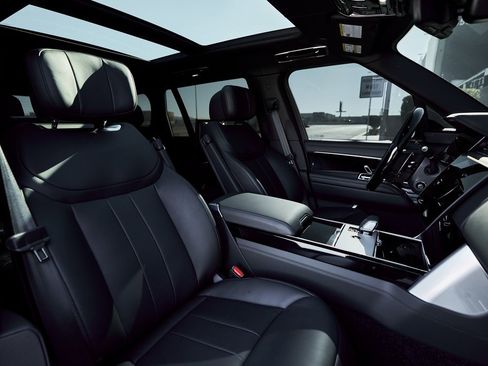 Used 2025 Land Rover Range Rover Long Wheelbase Autobiography image 39