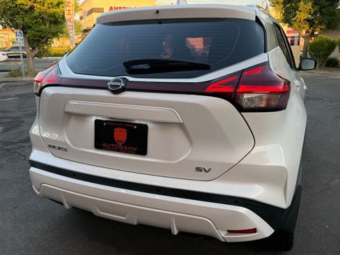 Used 2022 Nissan Kicks SV FWD image 14