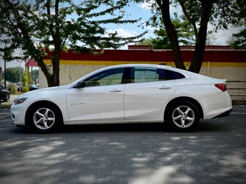 Used 2018 Chevrolet Malibu LS FWD image 4
