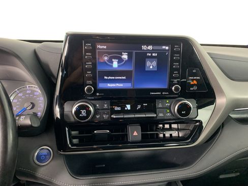 Used 2020 Toyota Highlander LE AWD/4WD image 24