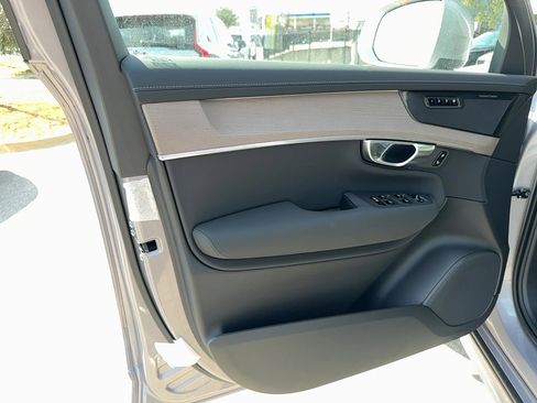 New 2026 Volvo XC90 T8 Plus image 10