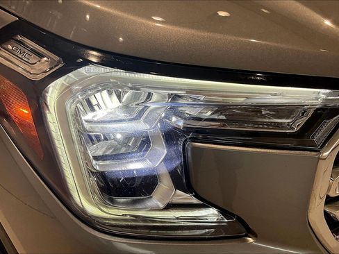 Used 2023 GMC Terrain SLT AWD/4WD image 31