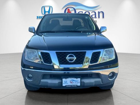 Used 2014 Nissan Frontier SL w/ SL Moonroof Package AWD/4WD image 8