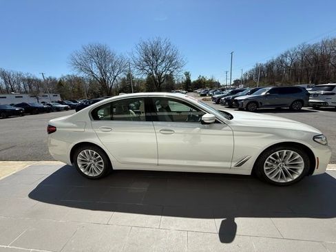 Certified 2023 BMW 530i xDrive w/ Convenience Package image 5