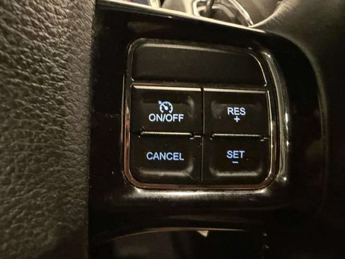 Used 2016 Dodge Grand Caravan SE FWD image 39