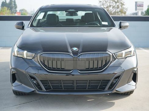 New 2026 BMW 530i w/ M Sport Package RWD image 2