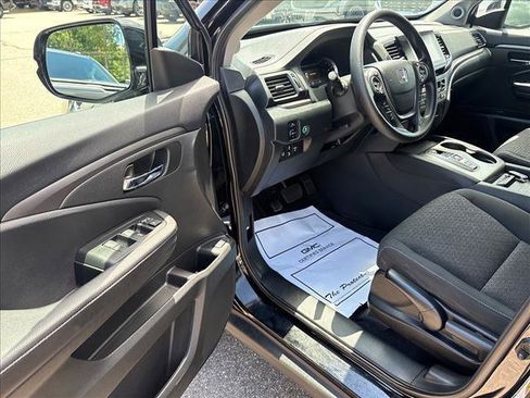 Used 2023 Honda Ridgeline Sport image 11