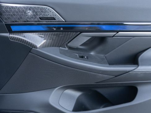 Used 2025 BMW M5 image 30