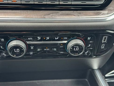Used 2023 Chevrolet Silverado 1500 LTZ AWD/4WD image 19