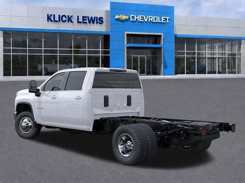New 2026 Chevrolet Silverado 3500 LT image 3