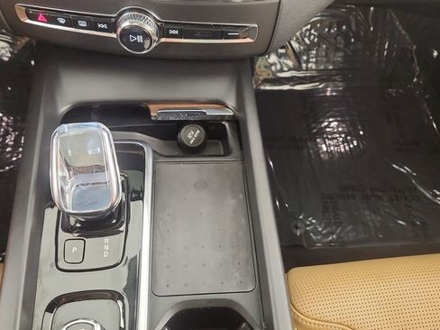 Used 2022 Volvo XC60 B6 Inscription w/ Advanced Package image 18