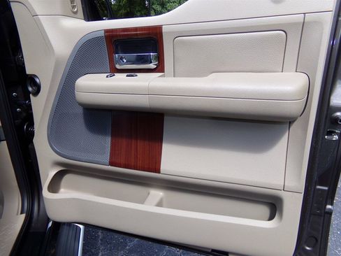 Used 2005 Ford F150 Lariat image 55