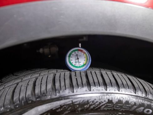 Used 2021 Jaguar F-PACE SVR image 49