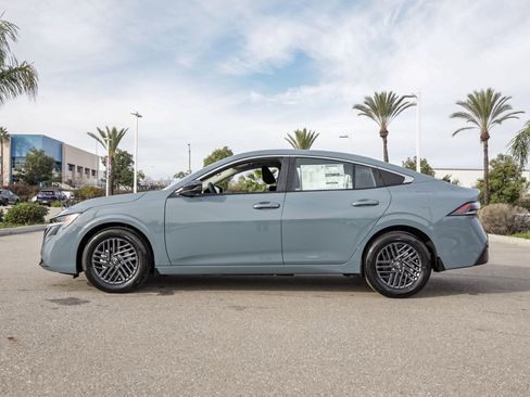 New 2026 Nissan Sentra SV image 7