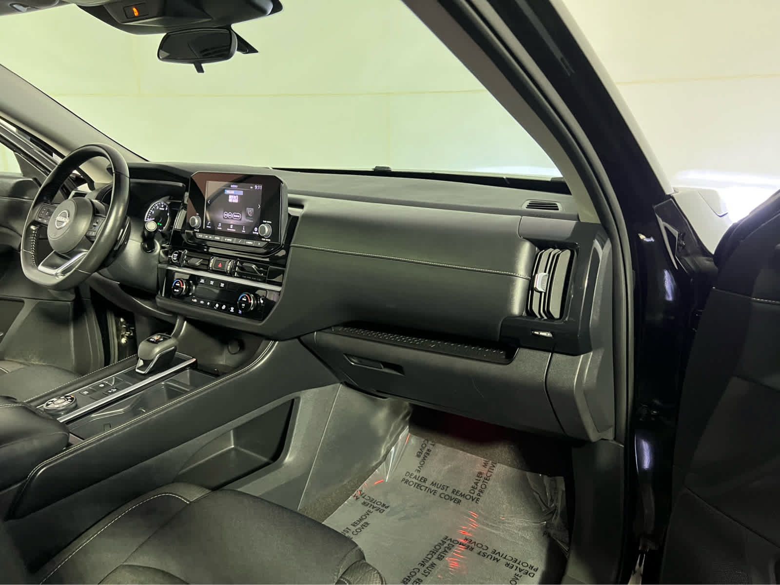 Certified 2023 Nissan Pathfinder SV w/ SV Premium Package AWD/4WD image 32