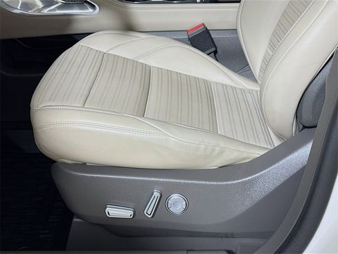 Used 2024 Lincoln Nautilus Reserve w/ Equipment Group 202A image 18