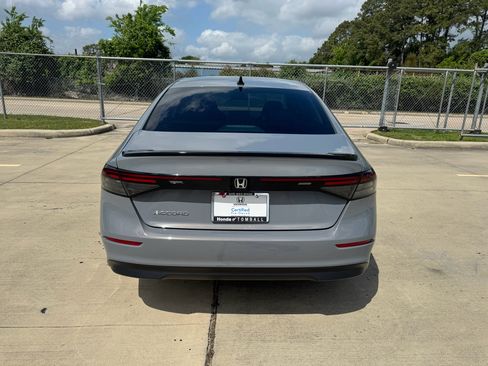 Certified 2025 Honda Accord SE image 7