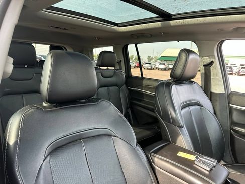 Used 2022 Jeep Grand Cherokee L Limited w/ Luxury Tech Group II AWD/4WD image 34
