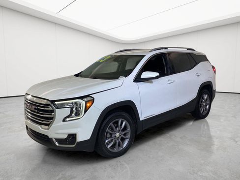 Used 2023 GMC Terrain SLT w/ LPO, Floor Liner Package AWD/4WD image 3
