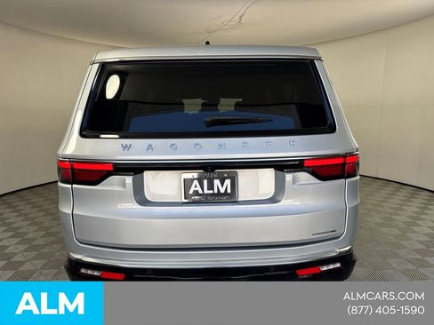 Used 2024 Jeep Wagoneer L Series II RWD image 9