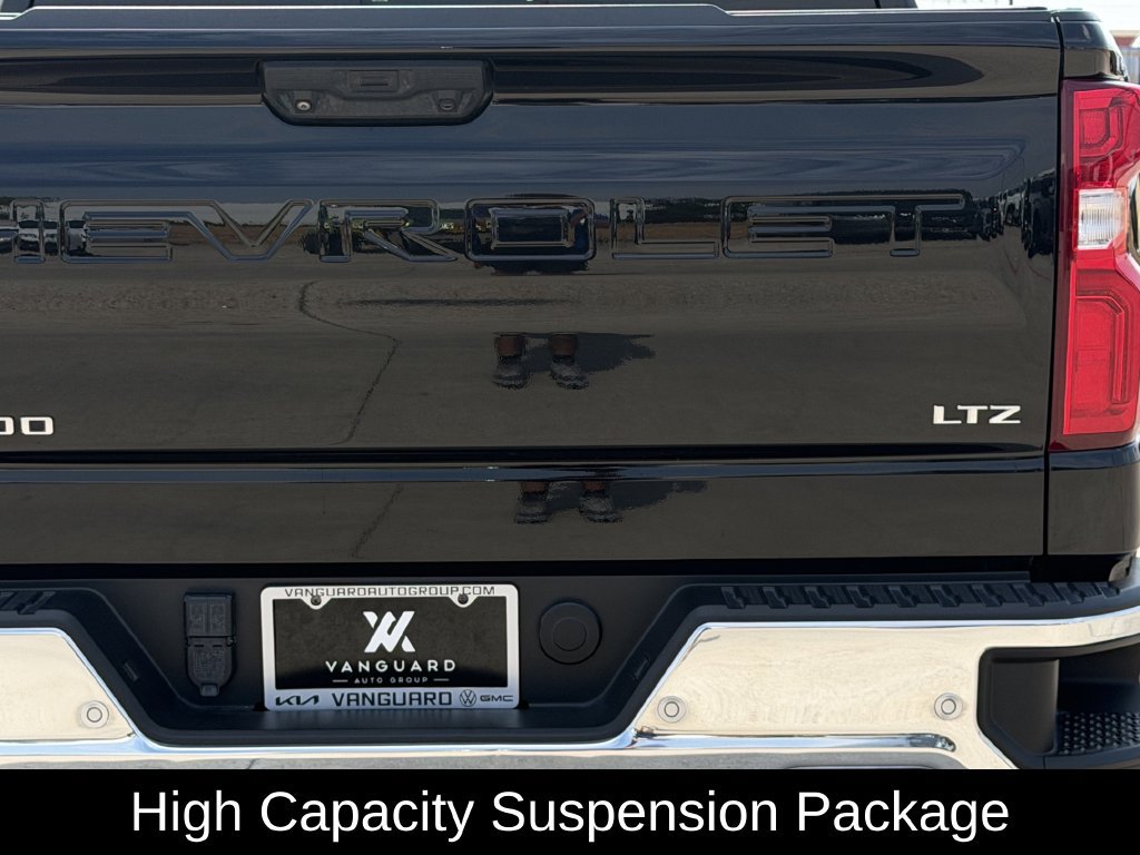 Used 2023 Chevrolet Silverado 1500 LTZ AWD/4WD image 9