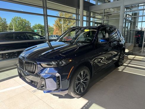 New 2026 BMW X5 xDrive50e image 3