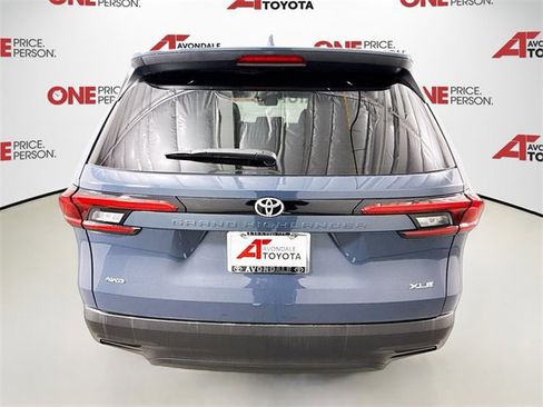 Certified 2024 Toyota Grand Highlander XLE image 6