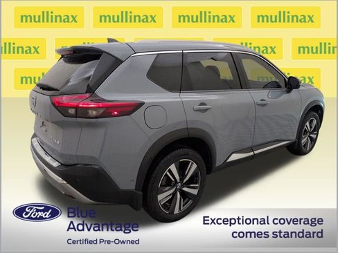 Used 2021 Nissan Rogue Platinum image 3