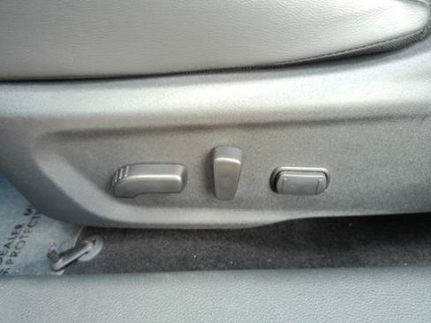Used 2025 Nissan Sentra SR w/ SR Premium Package FWD image 13
