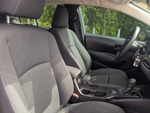 Certified 2025 Toyota Corolla LE FWD image 34