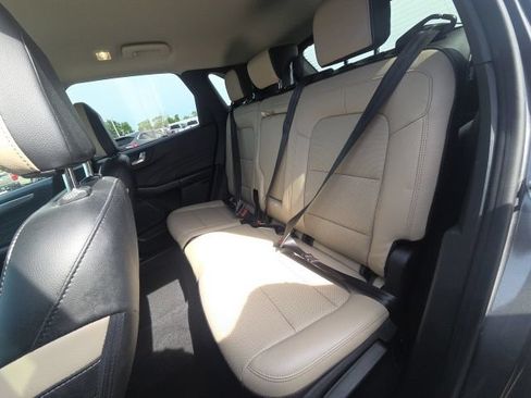 Used 2022 Ford Escape Titanium AWD/4WD image 17