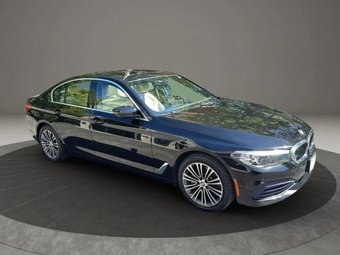 Used 2019 BMW 530i xDrive w/ Convenience Package image 10